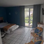 De L'ile D'amour Hotel