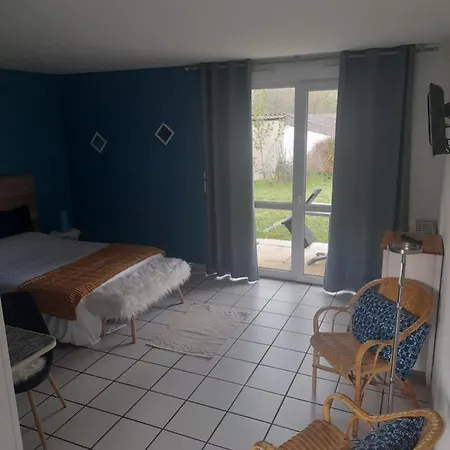 De L'ile D'amour Hotel