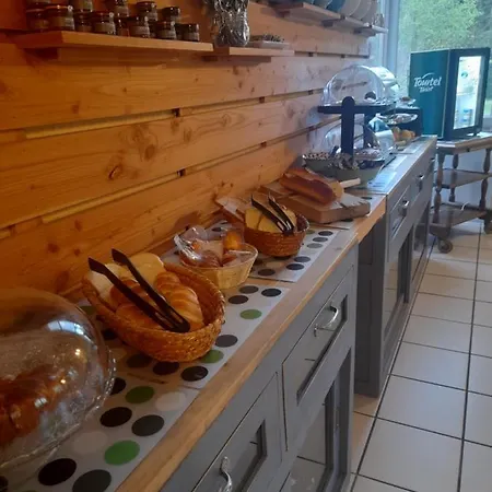 De L'ile D'amour Hotel