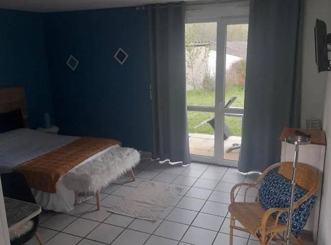 De L'ile D'amour Hotel