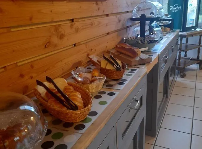 De L'ile D'amour Hotel